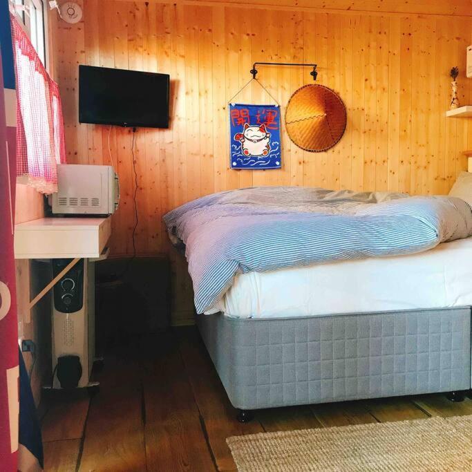 Cosy Private Cabin With Parking In Good Location オックスフォード エクステリア 写真
